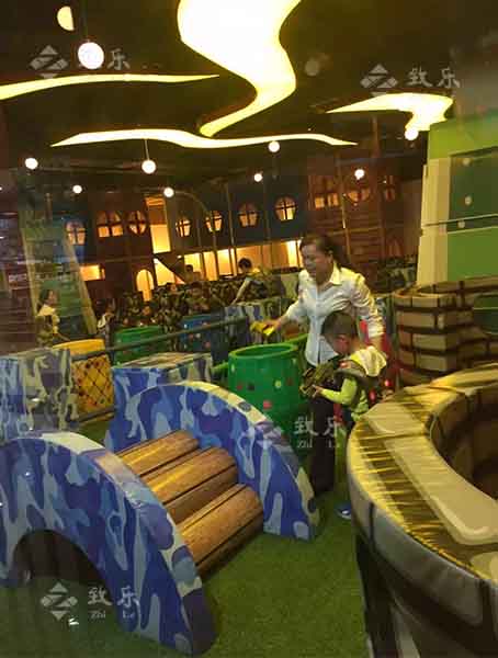 什麽樣的淘氣堡才好玩呢?首先你的兒童樂園内要有很多的可以玩耍的設備，安全上絕對是要放心的，廣州緻樂公司一直緻力於室内兒童樂園産品，用戶體驗模式創新，並不斷的通過市場的反饋，改進創新，成功研制出多款具有革命性意義的産品。並成功開發出旗下主題淘氣堡樂園，森林主題淘氣樂園，缤紛主題淘氣堡樂園，海洋城堡淘氣堡樂園等。